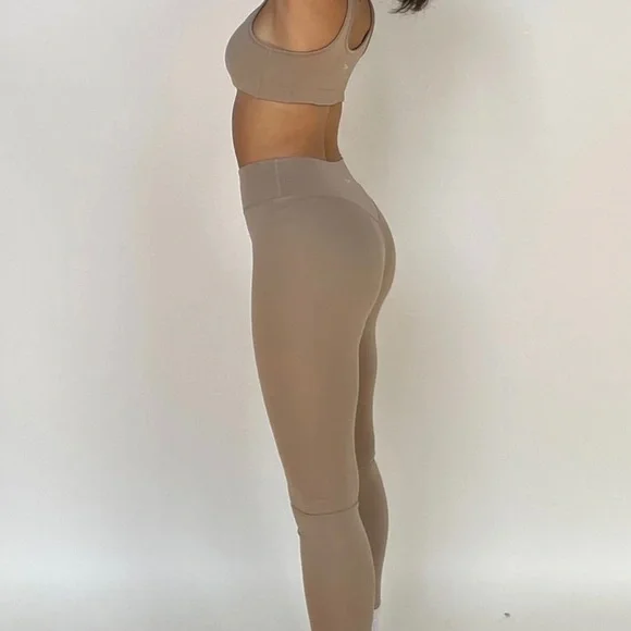 NWT 437 The Essentials Legging - Picture 2 of 3